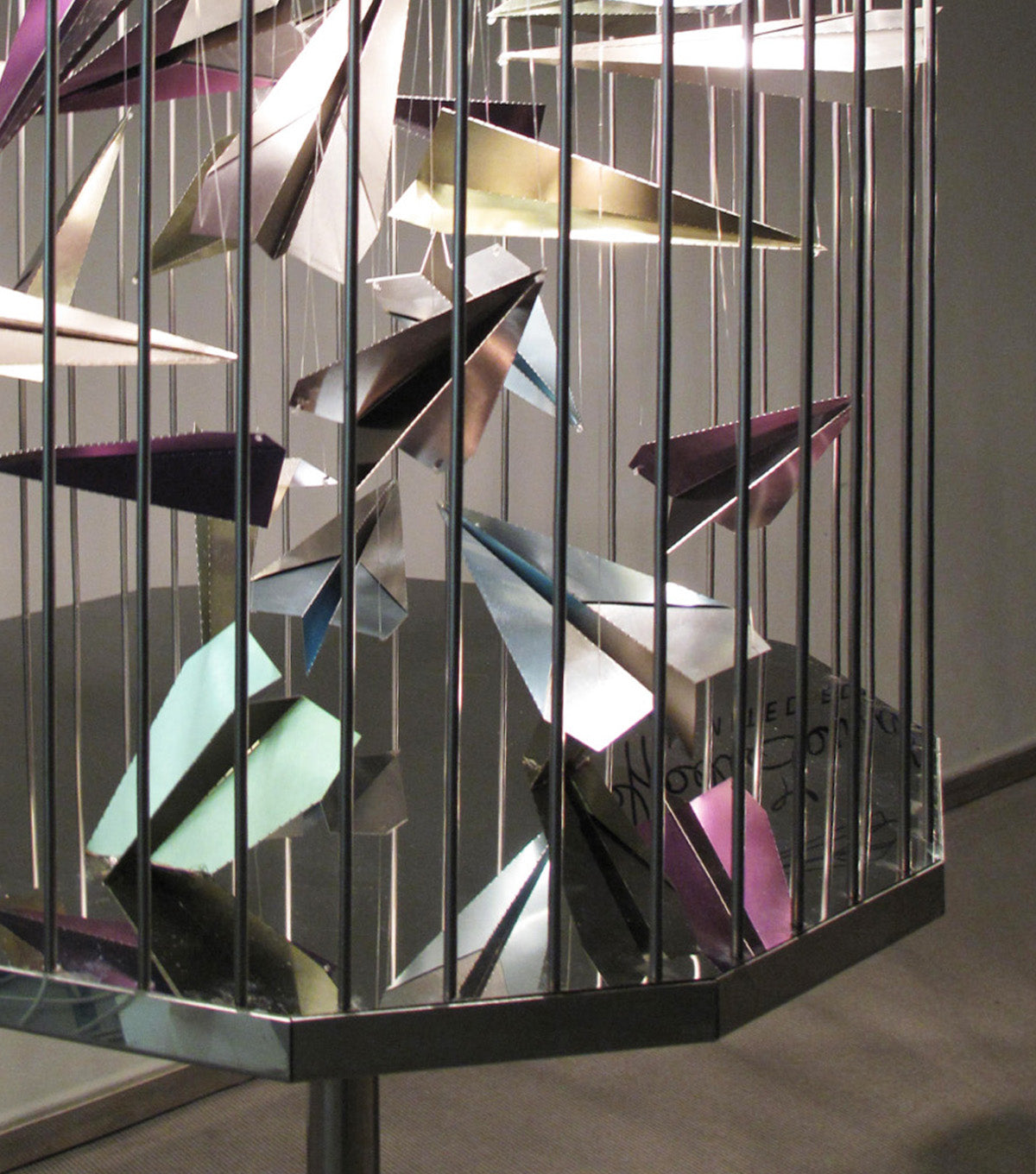 Airplane Shambles | Floor lamp